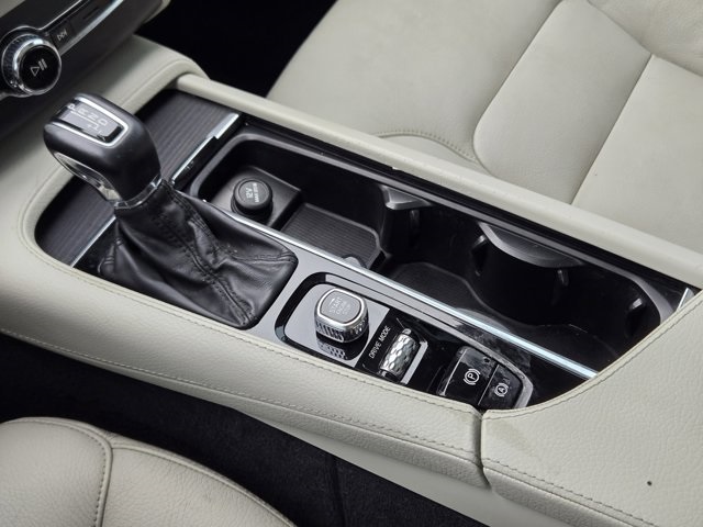 used 2020 Volvo XC90 car, priced at $22,200