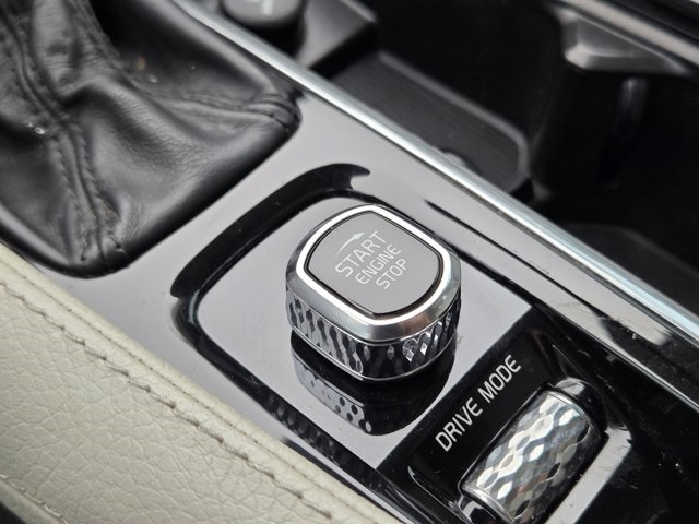 used 2020 Volvo XC90 car, priced at $22,200