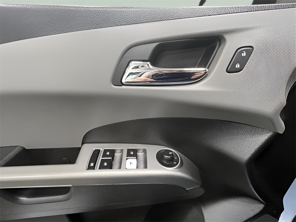 2017 Chevrolet Sonic Premier photo 3