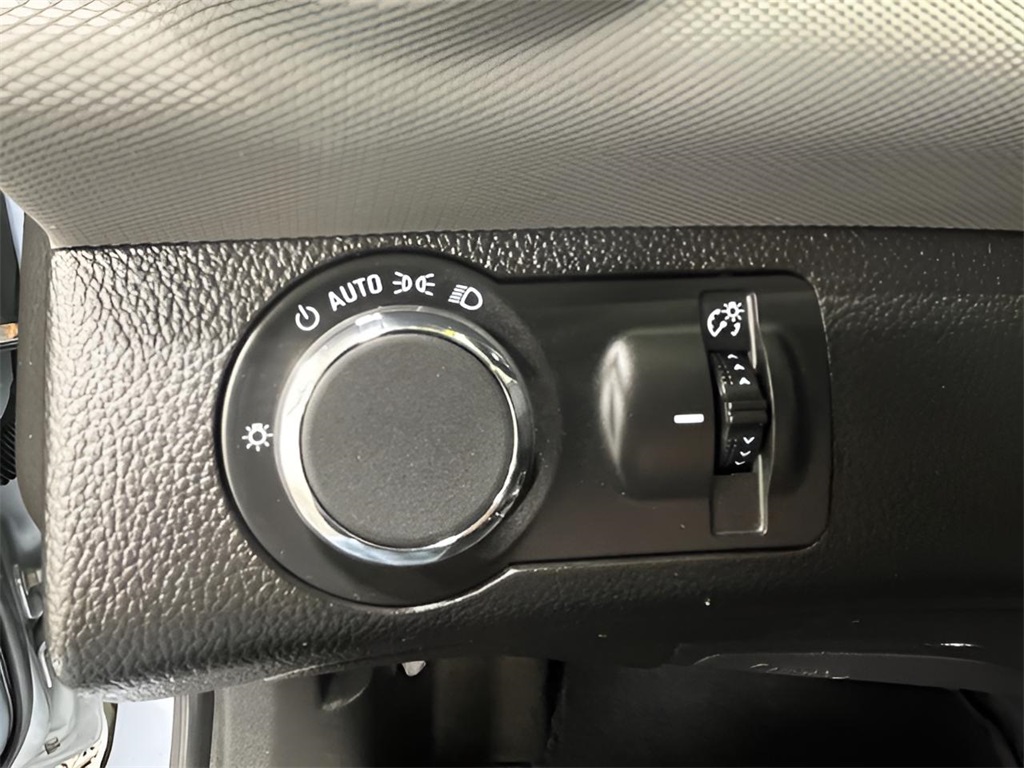 2017 Chevrolet Sonic Premier photo 4