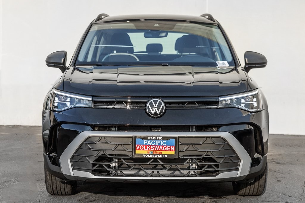 2025 Volkswagen Taos S's photo