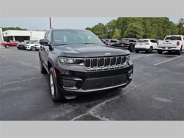 2025 Jeep Grand Cherokee Laredo X 4x4