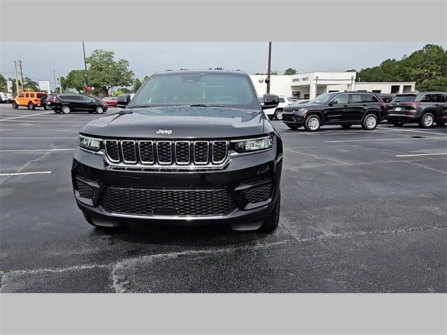 2025 Jeep Grand Cherokee Laredo X 4x4