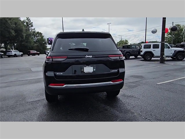 2025 Jeep Grand Cherokee Laredo X 4x4