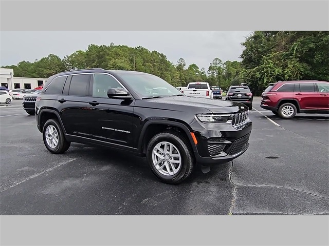 2025 Jeep Grand Cherokee Laredo X 4x4