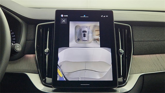 new 2026 Volvo XC90 car, priced at $76,035