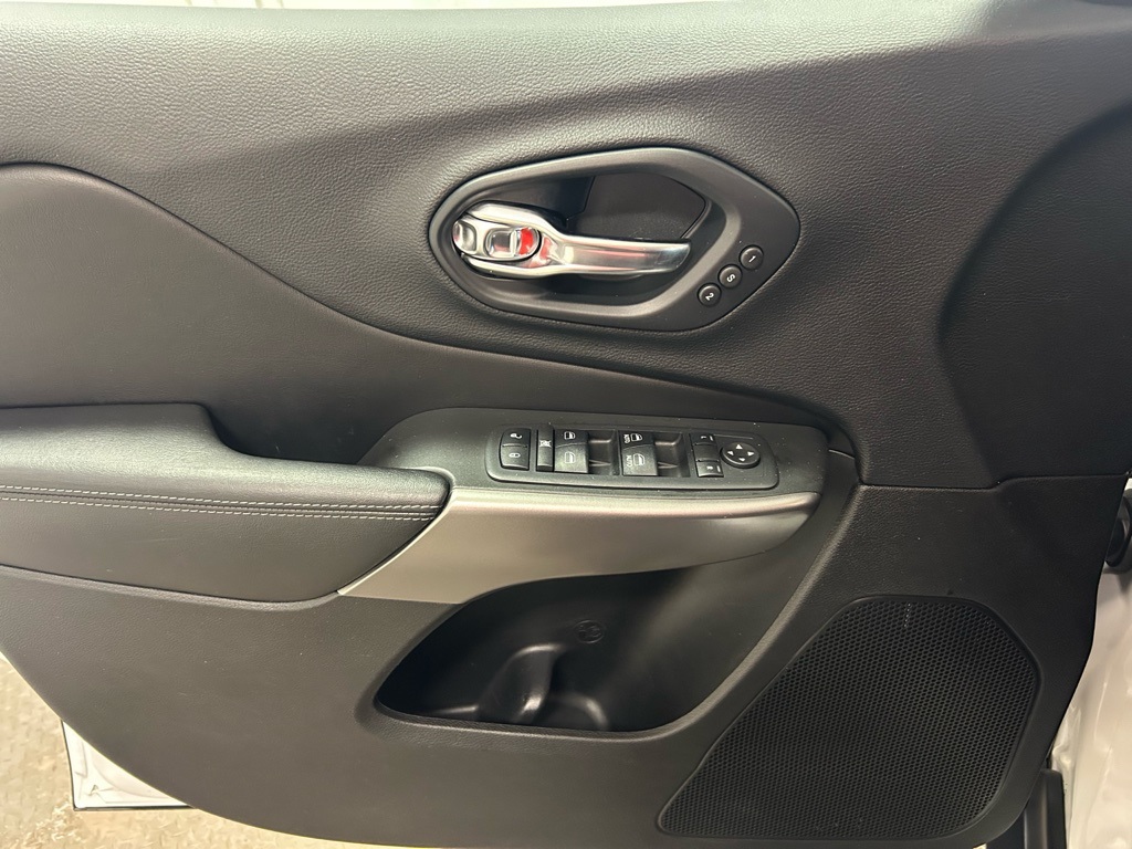 used 2019 Jeep Cherokee car, priced at $16,844