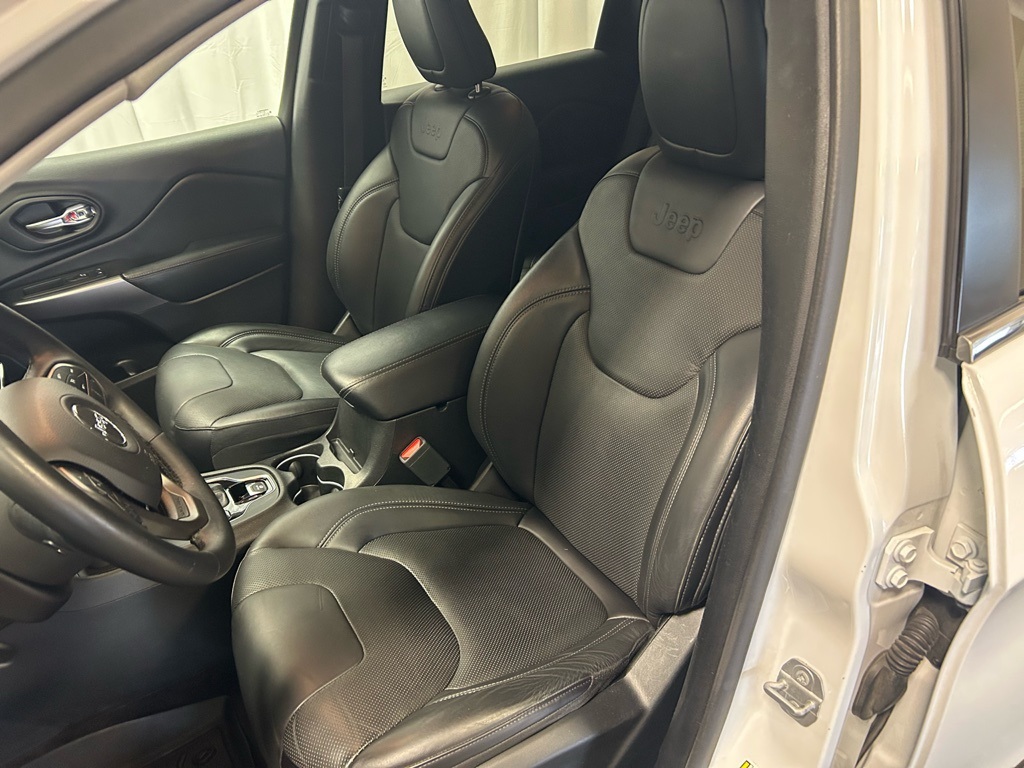 used 2019 Jeep Cherokee car, priced at $16,844