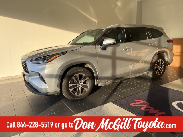 2022 Toyota Highlander XLE's photo