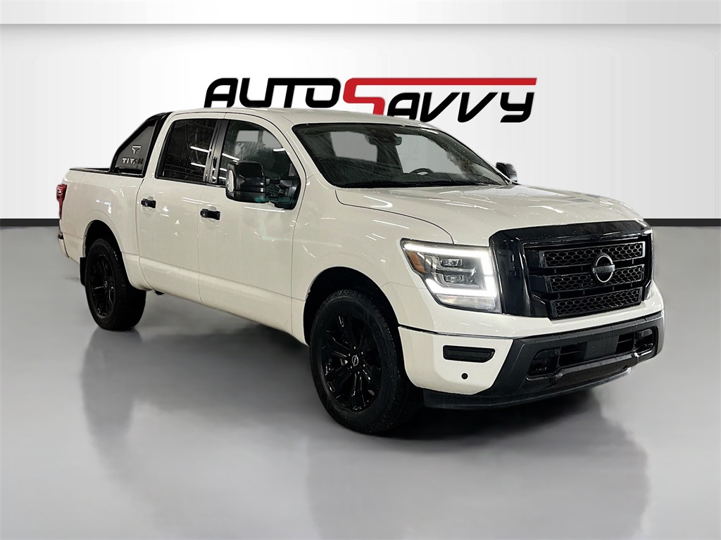 2023 Nissan Titan SV's photo