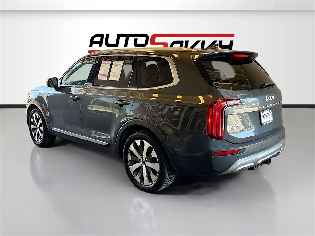 2022 Kia Telluride EX photo 3