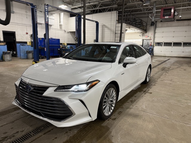 2019 Toyota Avalon Limited's photo