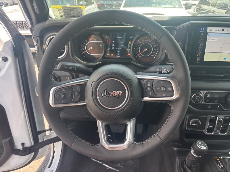 2025 Jeep Wrangler Sahara photo 20