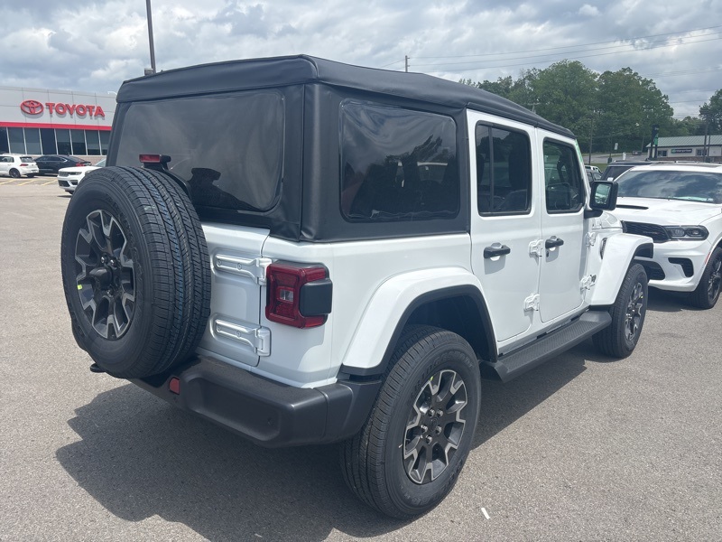 2025 Jeep Wrangler Sahara photo 3
