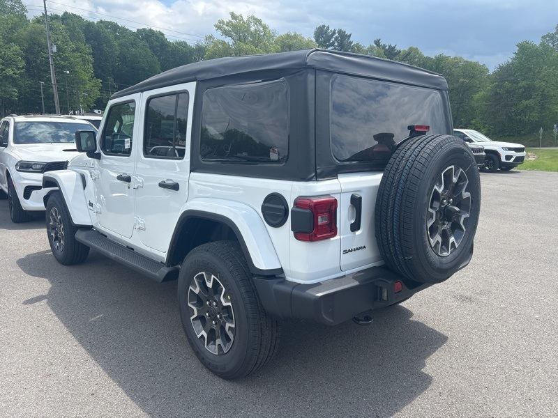 2025 Jeep Wrangler Sahara photo 5
