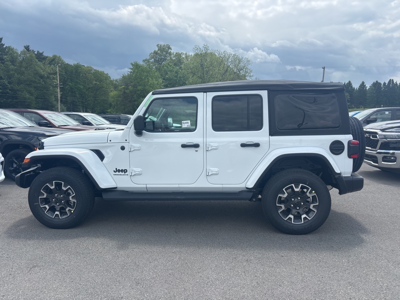 2025 Jeep Wrangler Sahara photo 6