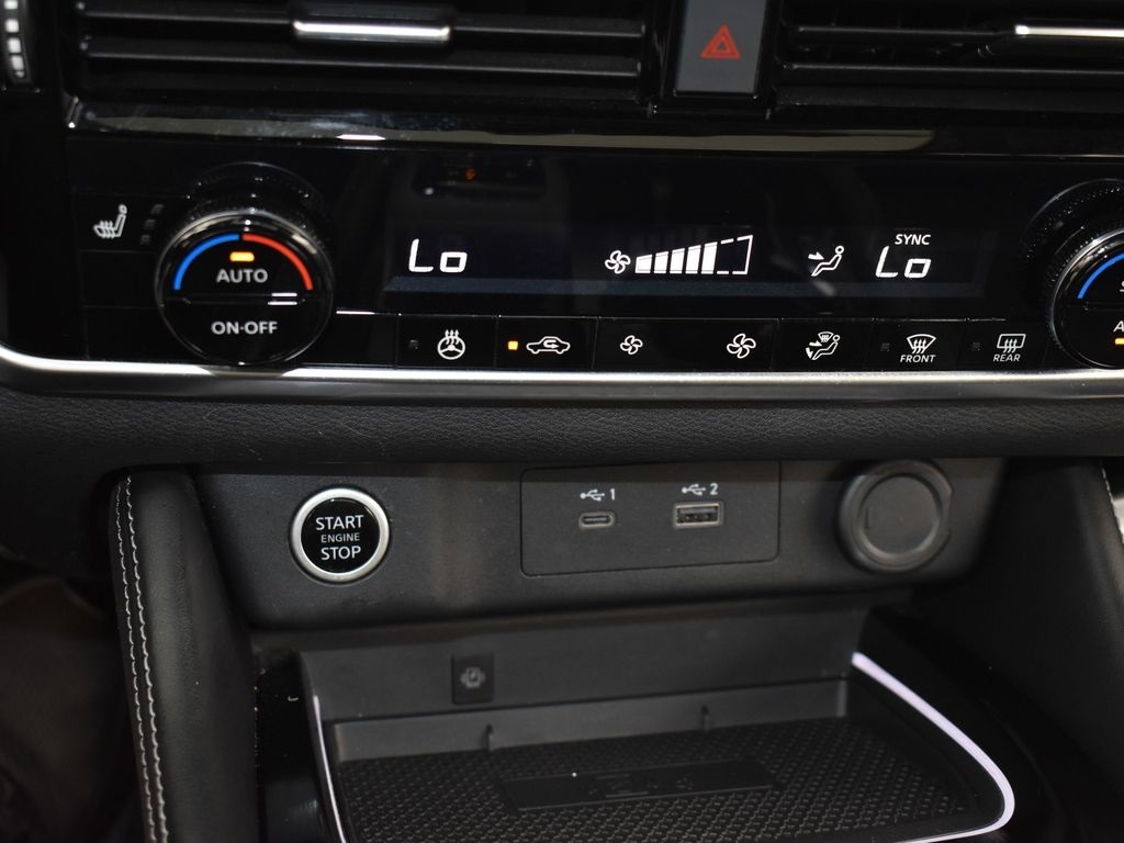 2023 Nissan Rogue Platinum photo 11