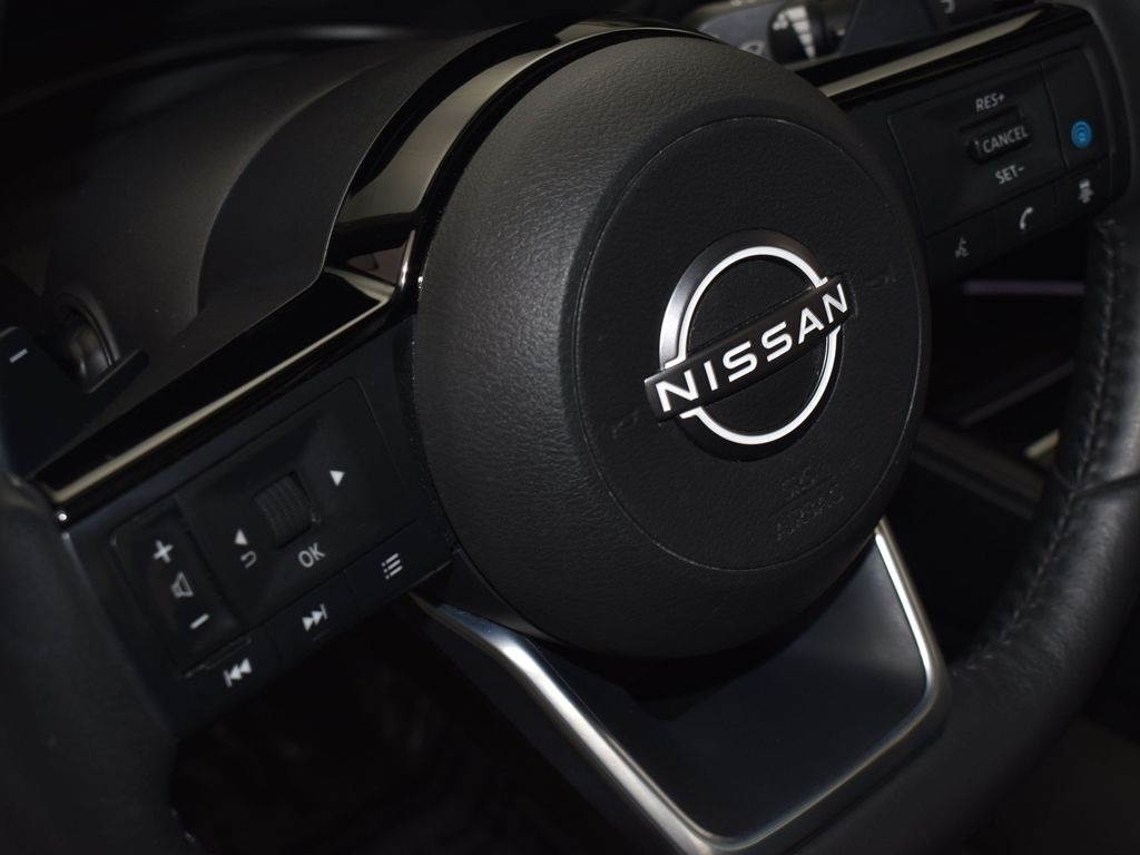 2023 Nissan Rogue Platinum photo 12