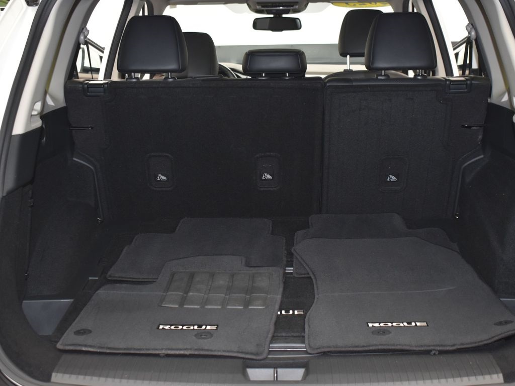 2023 Nissan Rogue Platinum photo 18
