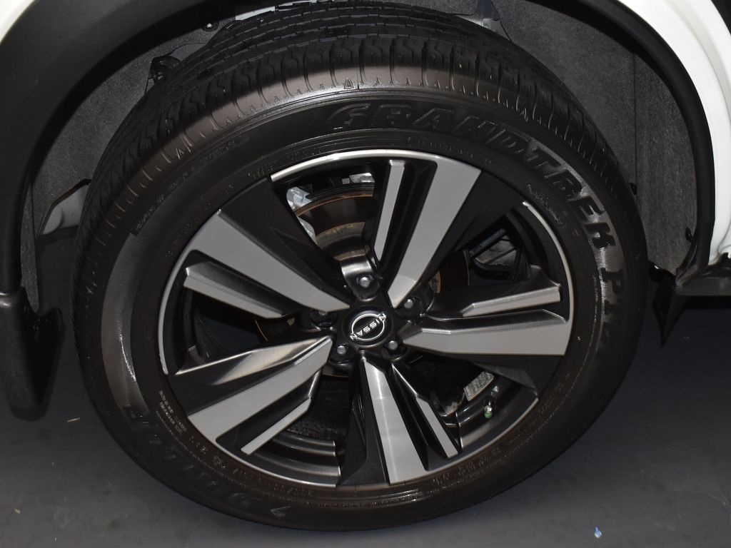 2023 Nissan Rogue Platinum photo 4