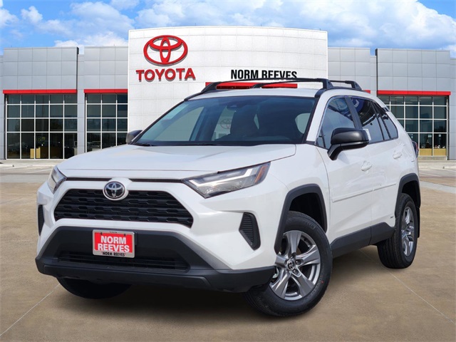 2025 Toyota RAV4 LE's photo