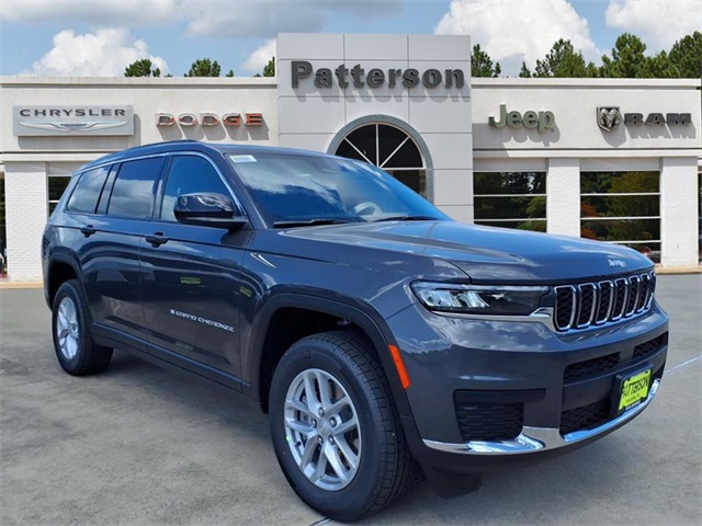 2025 Jeep Grand Cherokee L Laredo's photo