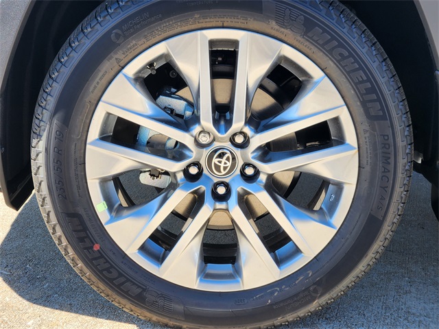 2025 Toyota RAV4 XLE Premium photo 4