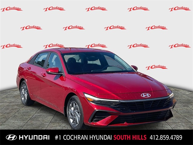 2025 Hyundai Elantra SEL Sport photo 2