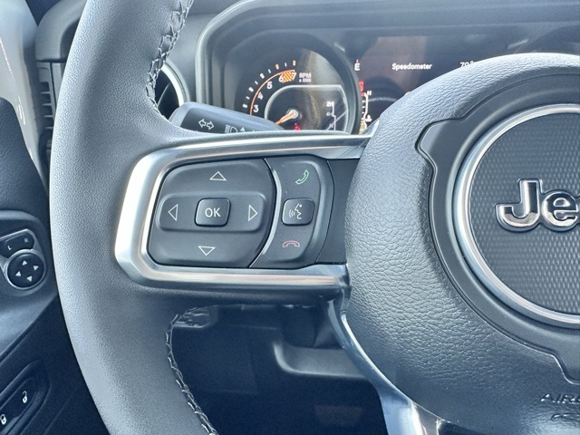 2025 Jeep Wrangler Sahara photo 16