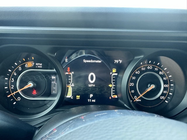 2025 Jeep Wrangler Sahara photo 17