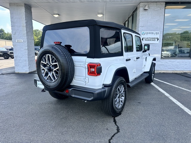 2025 Jeep Wrangler Sahara photo 5
