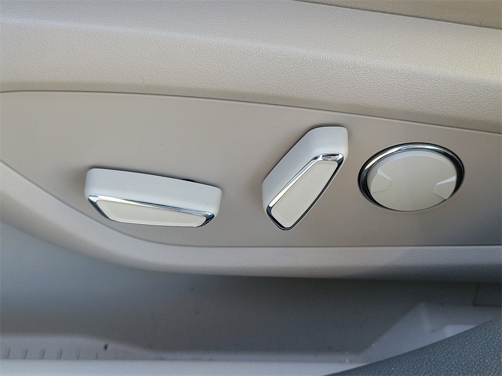 used 2022 Lincoln Nautilus car, priced at $36,998