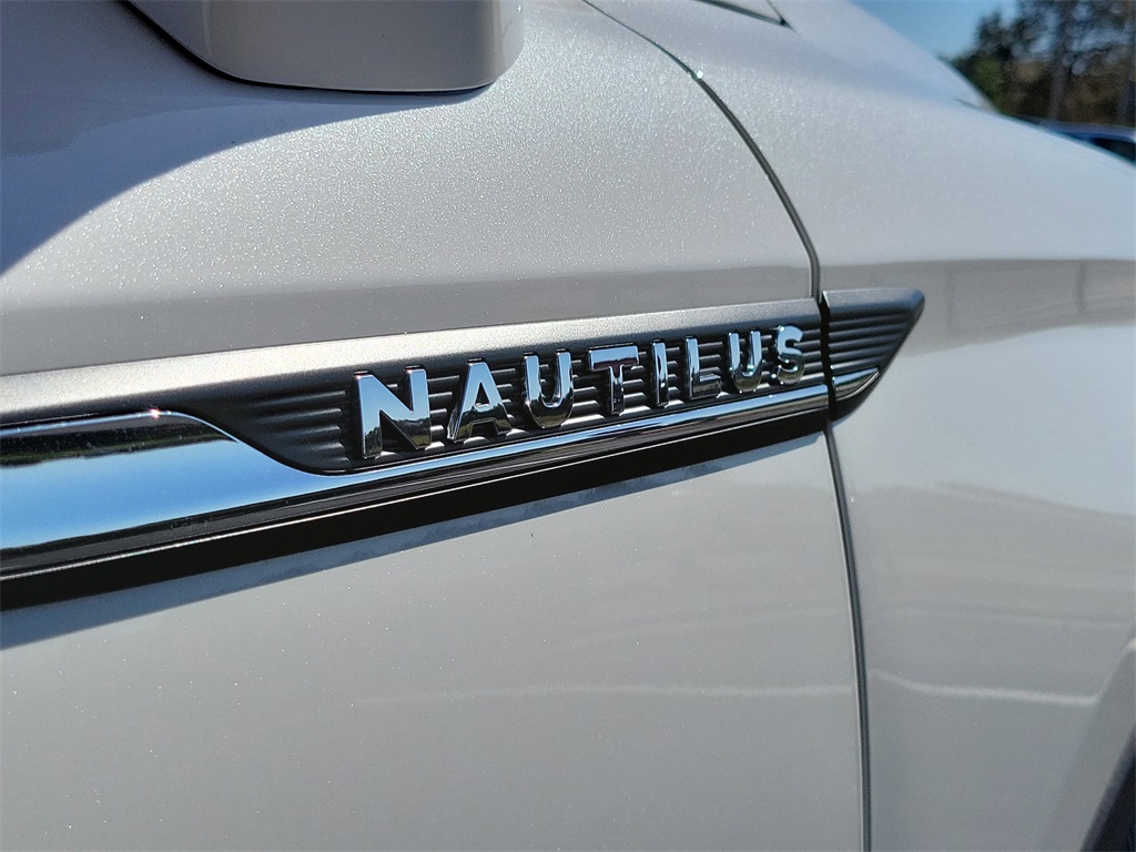 used 2022 Lincoln Nautilus car, priced at $36,998