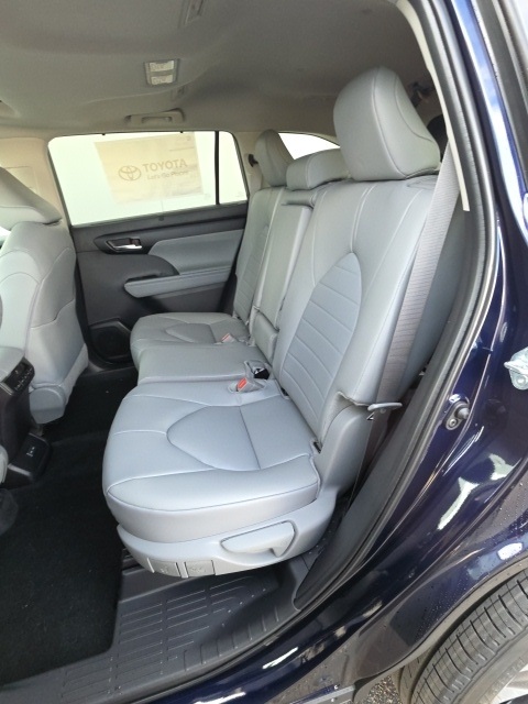 2026 Toyota Highlander XLE XSE Platinum Limited photo 3
