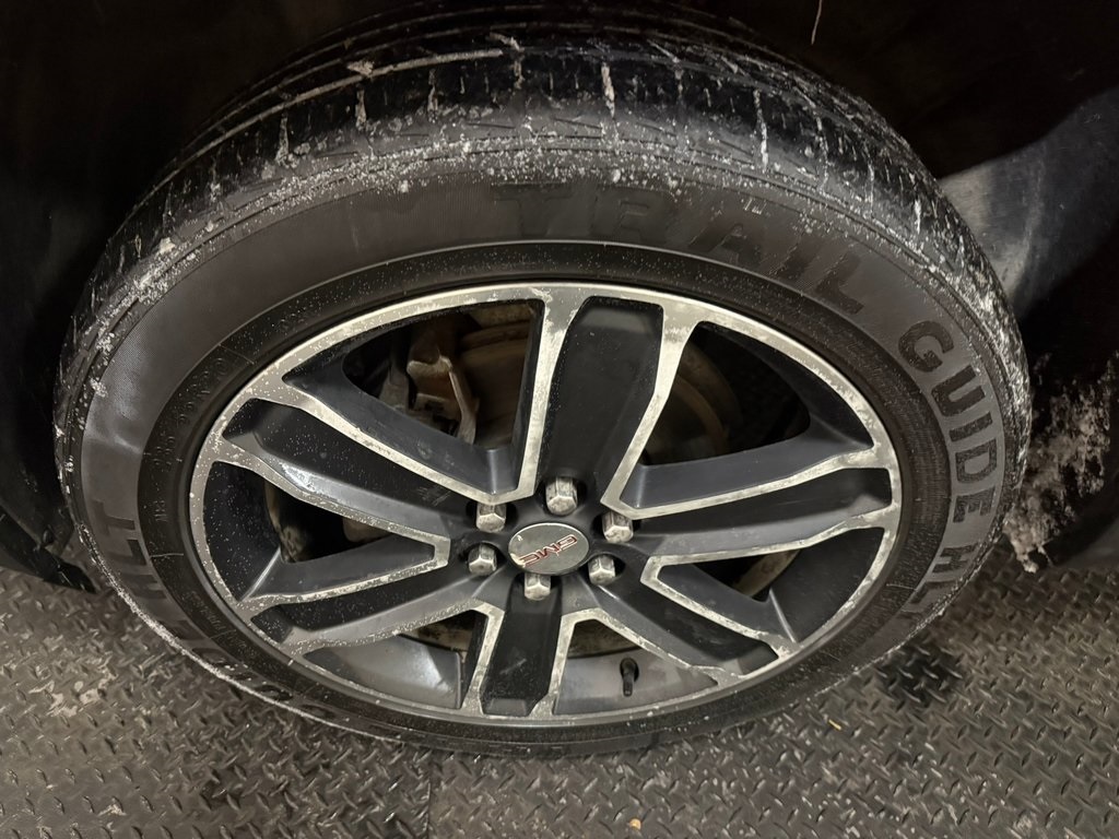 used 2023 GMC Acadia car, priced at $21,647