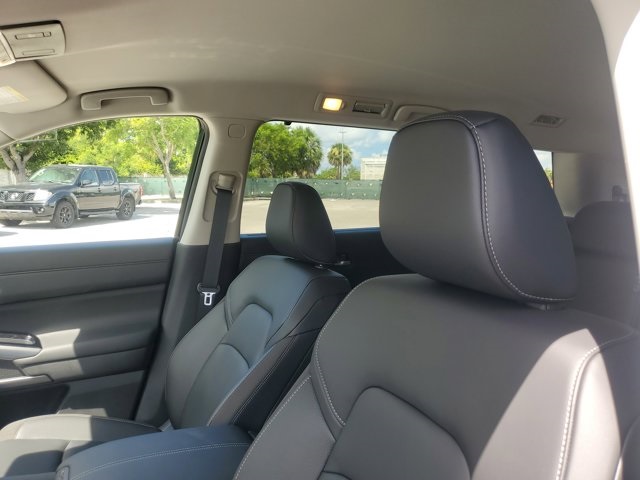 2025 Brilliant Silver Metallic Nissan Pathfinder SL FWD SUV
