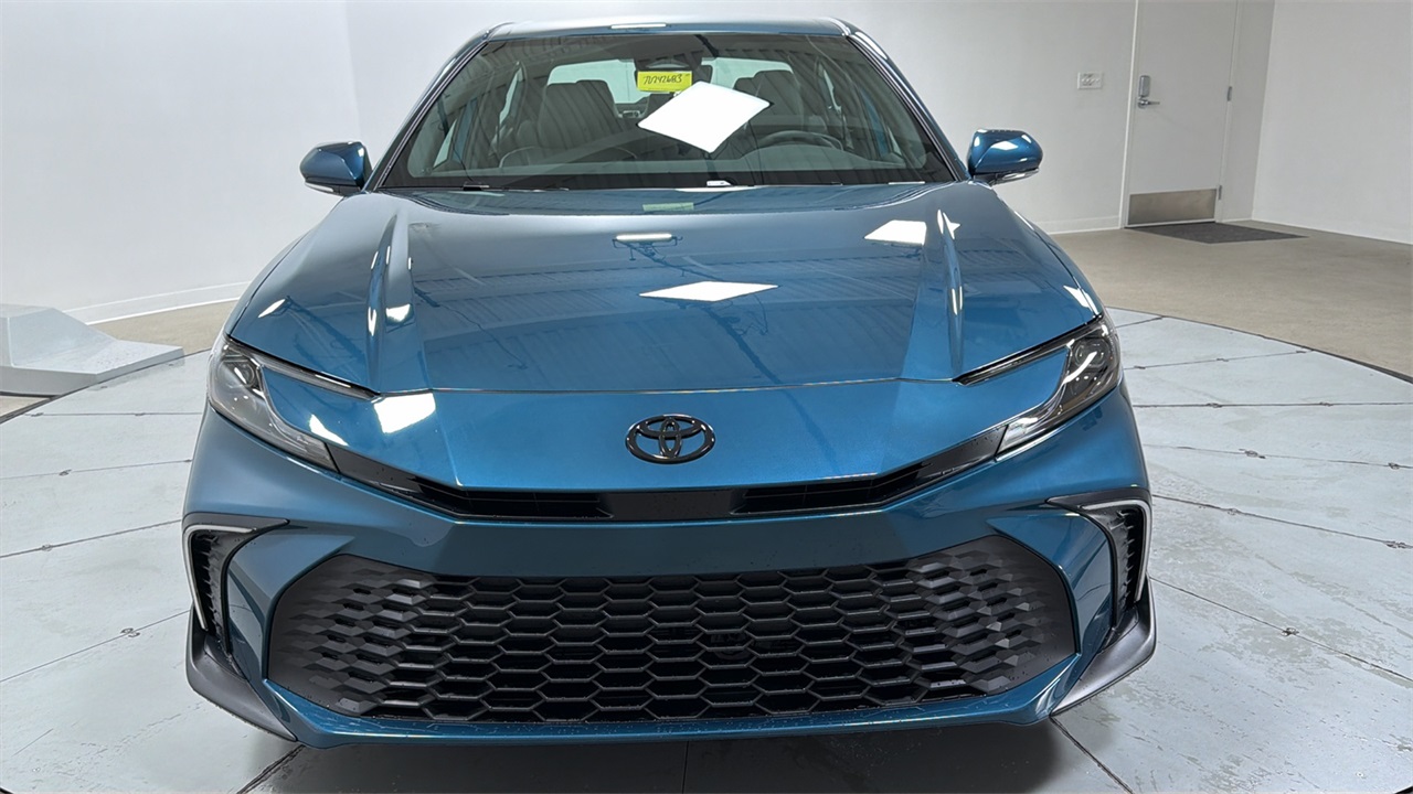 2026 Toyota Camry SE photo 2