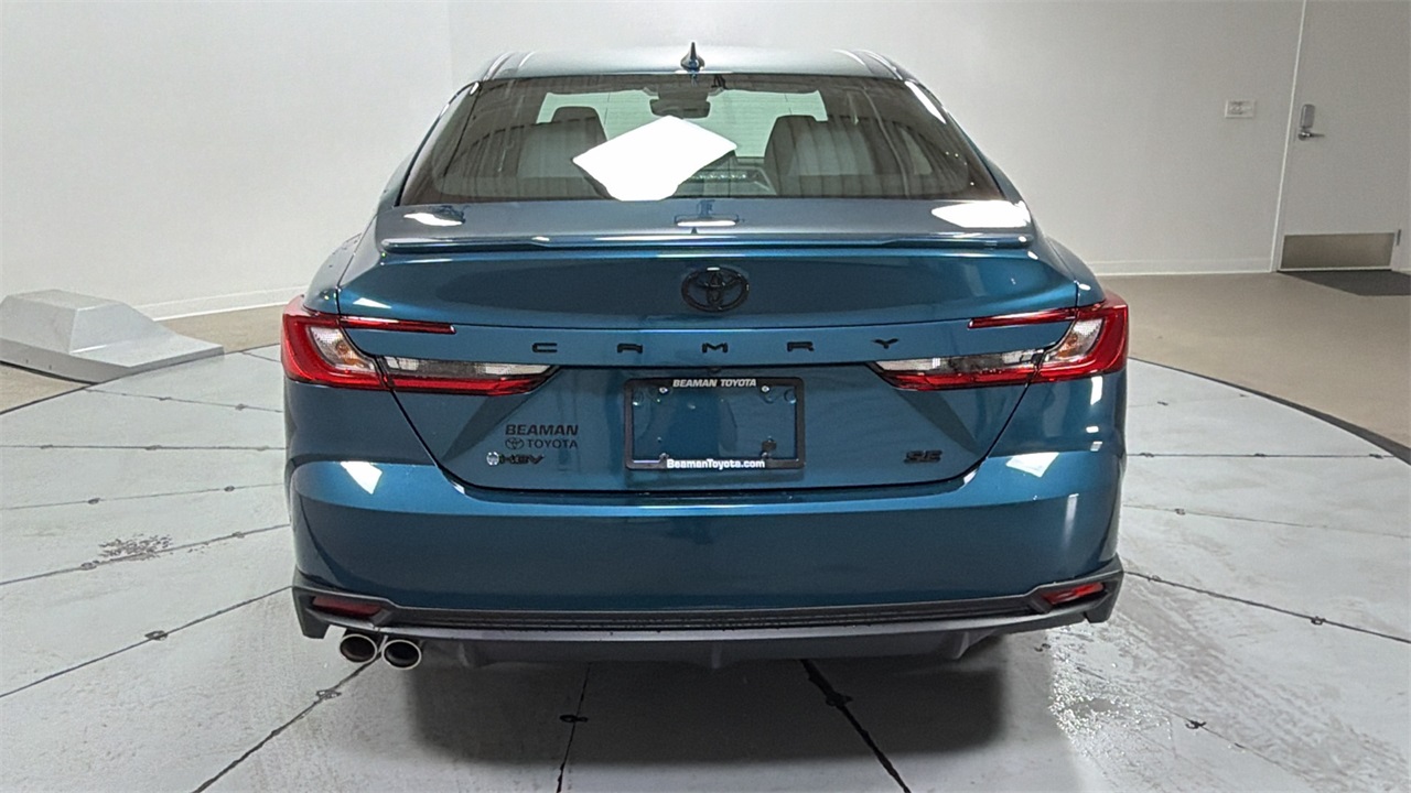 2026 Toyota Camry SE photo 4