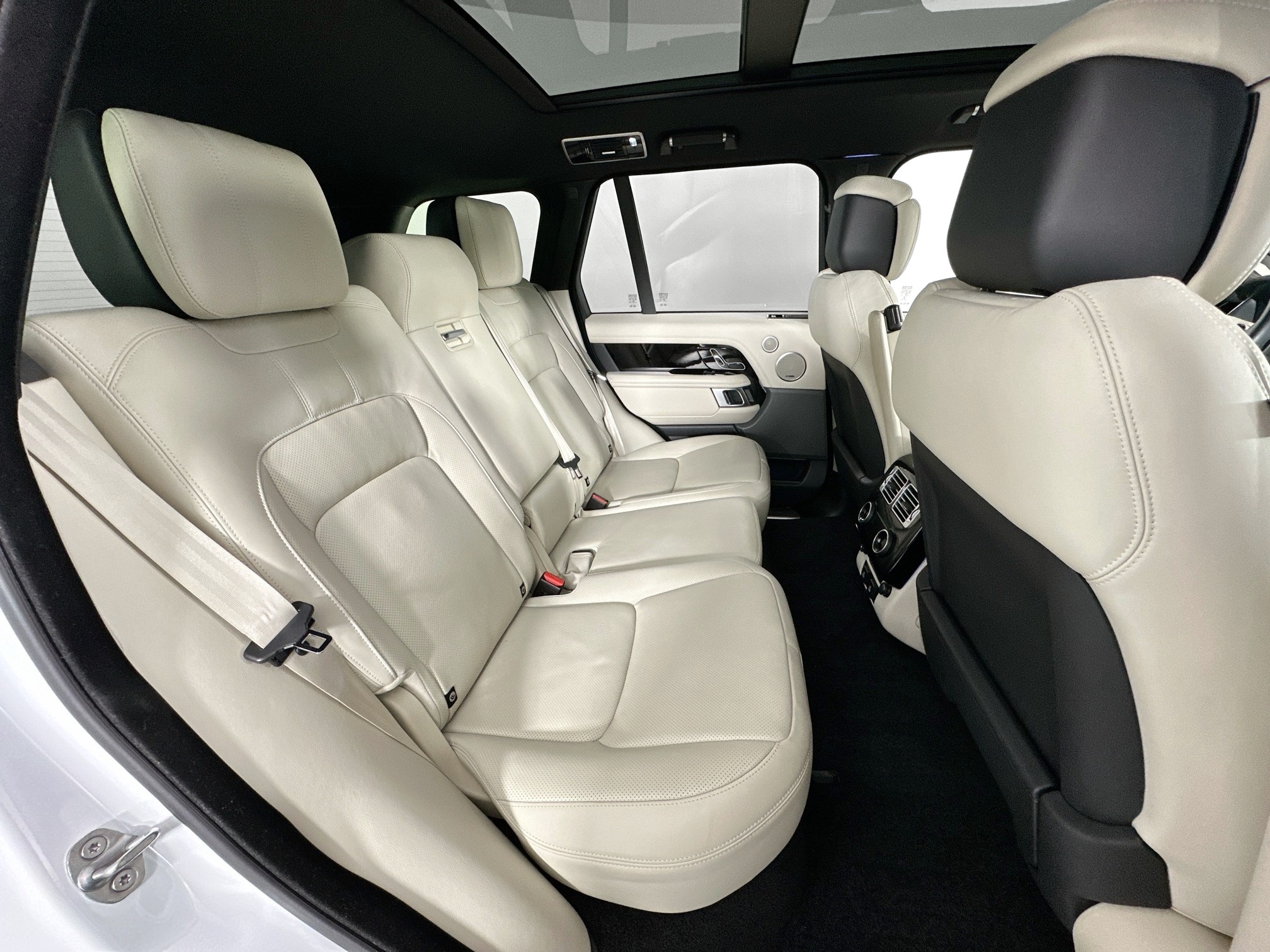 used 2022 Land Rover Range Rover car, priced at $62,995