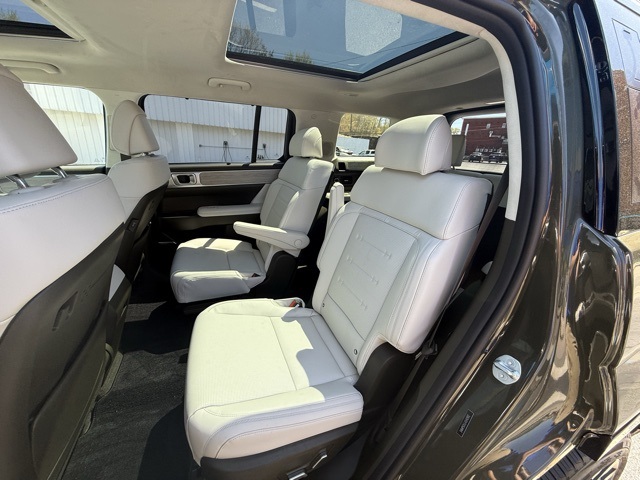 2025 Hyundai Santa Fe Calligraphy photo 16