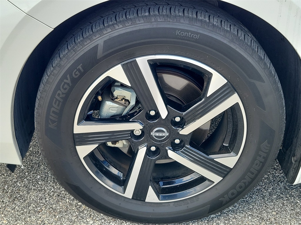 2024 Aspen White Tricoat Nissan Sentra SV FWD Sedan