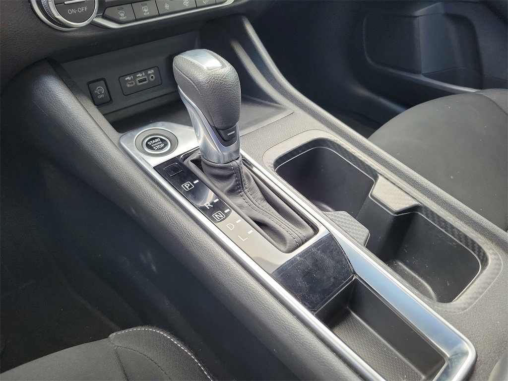 2024 Aspen White Tricoat Nissan Sentra SV FWD Sedan