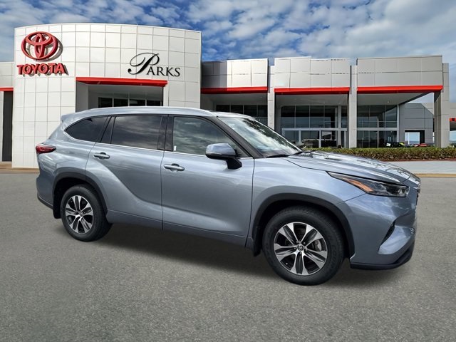 2022 Toyota Highlander XLE's photo
