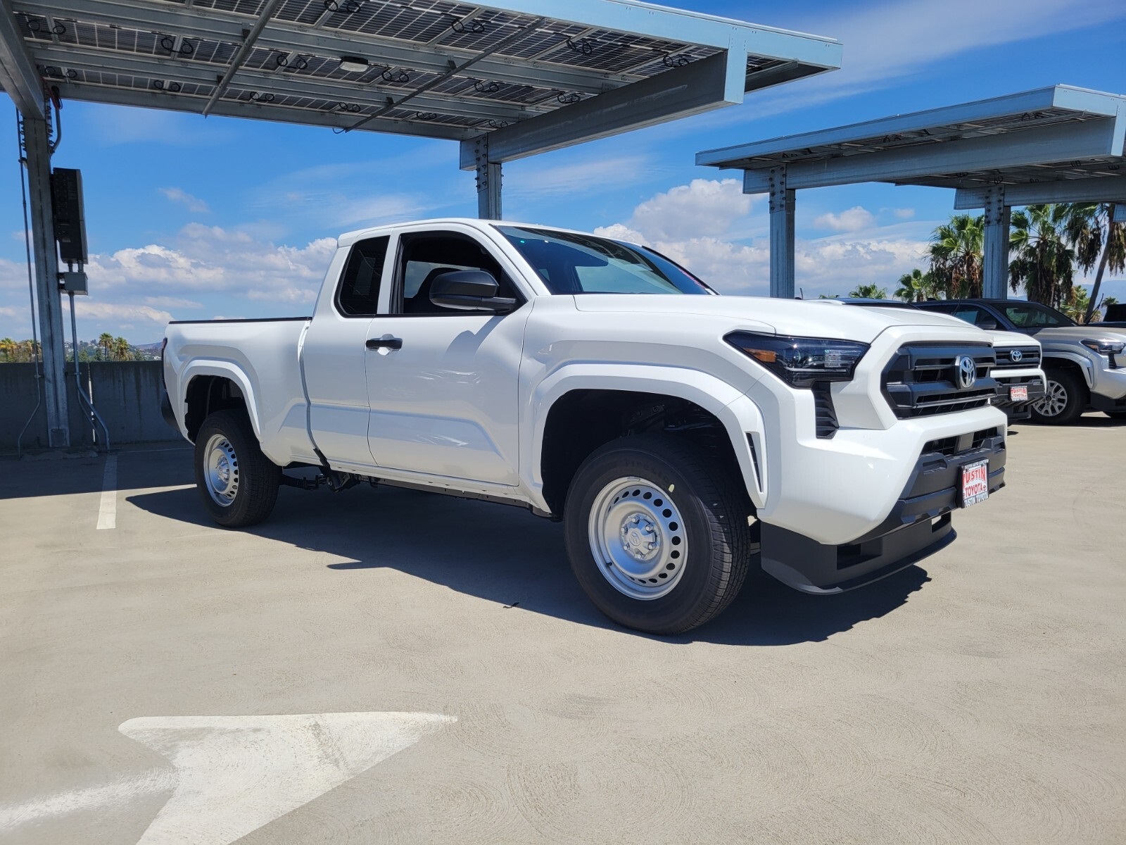 2025 Toyota Tacoma SR XtraCab photo 2