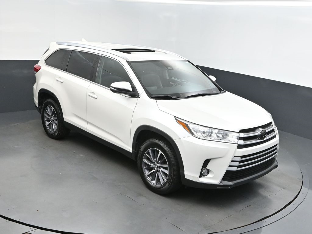 2019 Blizzard Pearl Toyota Highlander XLE SUV