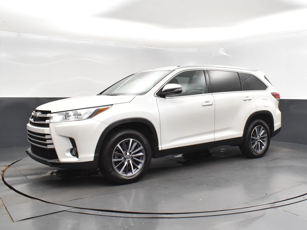 2019 Blizzard Pearl Toyota Highlander XLE FWD SUV