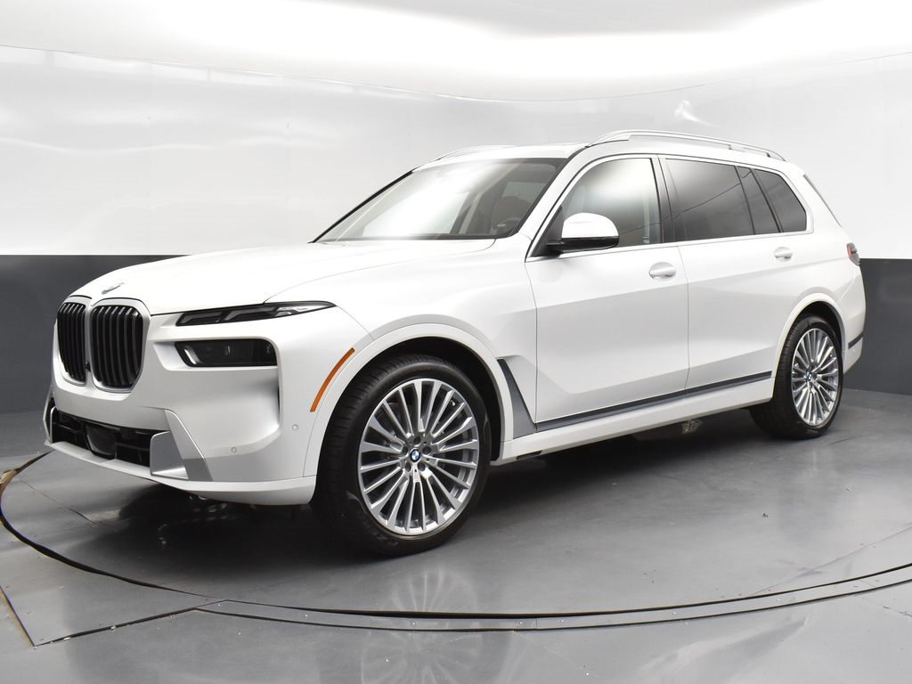 2025 Mineral White Metallic BMW X7 xDrive40i AWD SUV