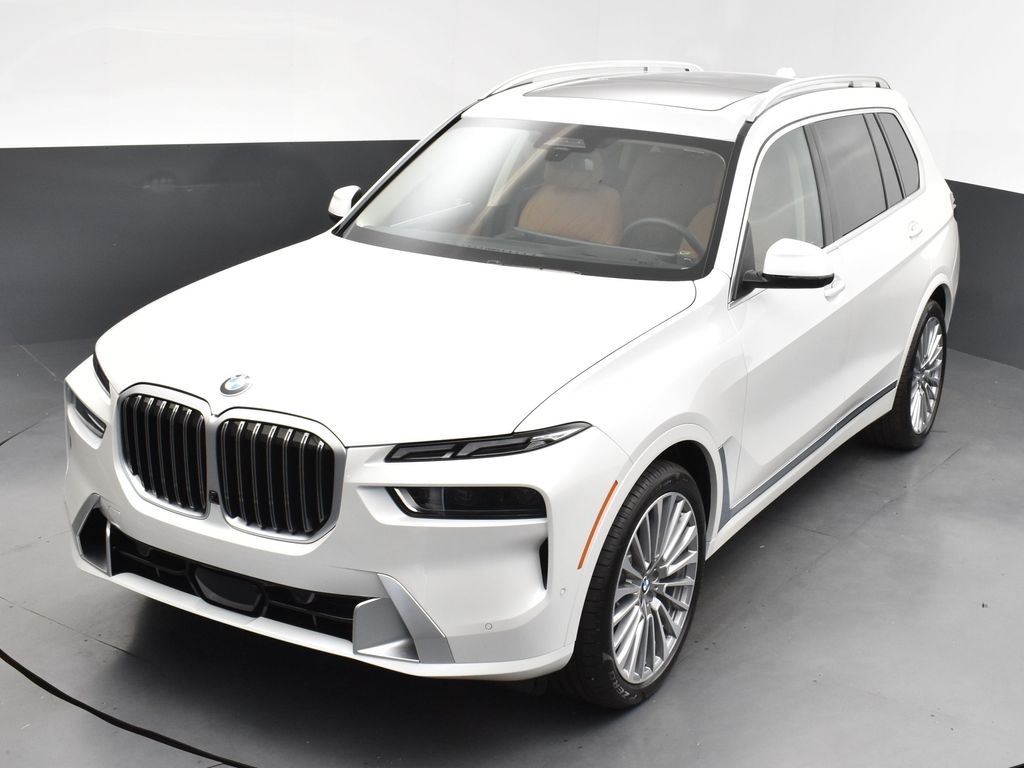 2025 Mineral White Metallic BMW X7 xDrive40i AWD SUV
