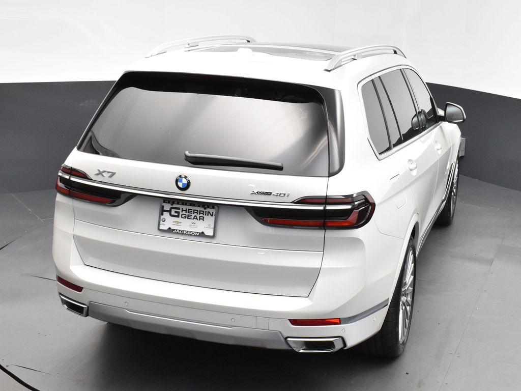 2025 Mineral White Metallic BMW X7 xDrive40i AWD SUV
