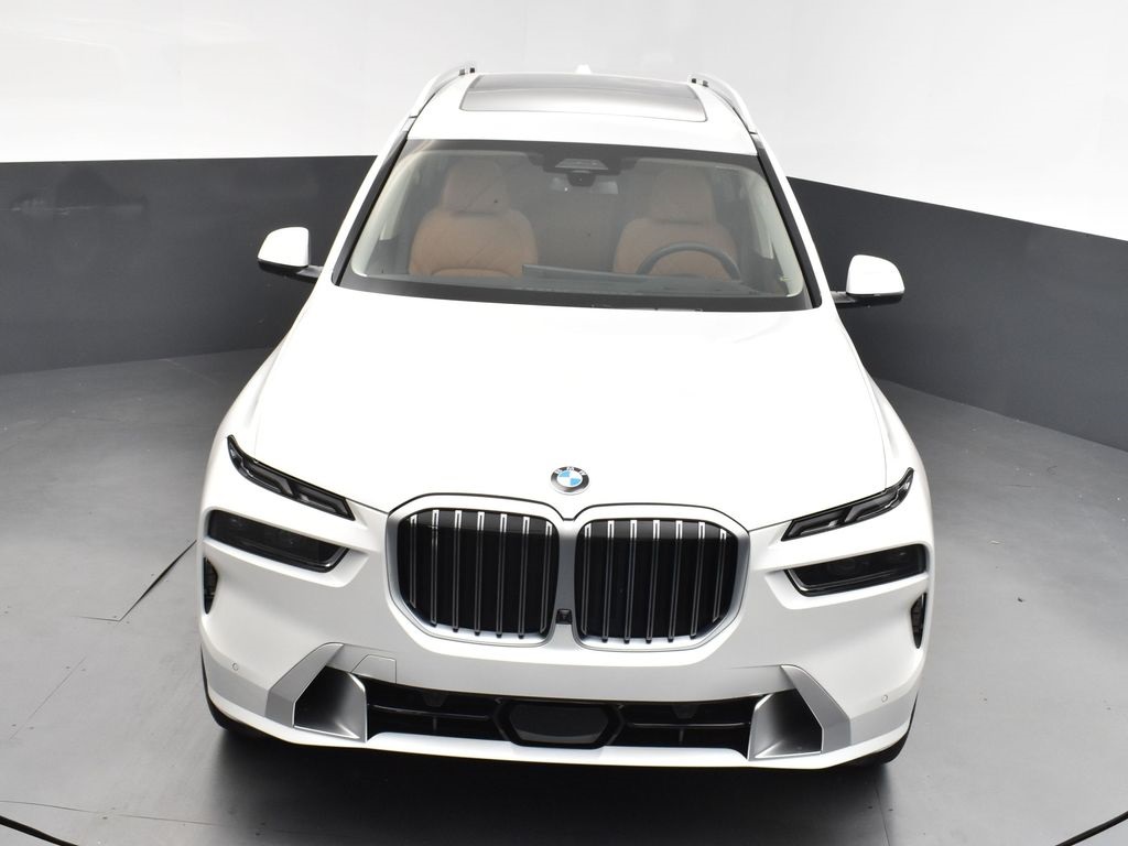 2025 Mineral White Metallic BMW X7 xDrive40i AWD SUV